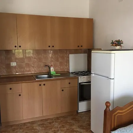 Albanian * Velipojë